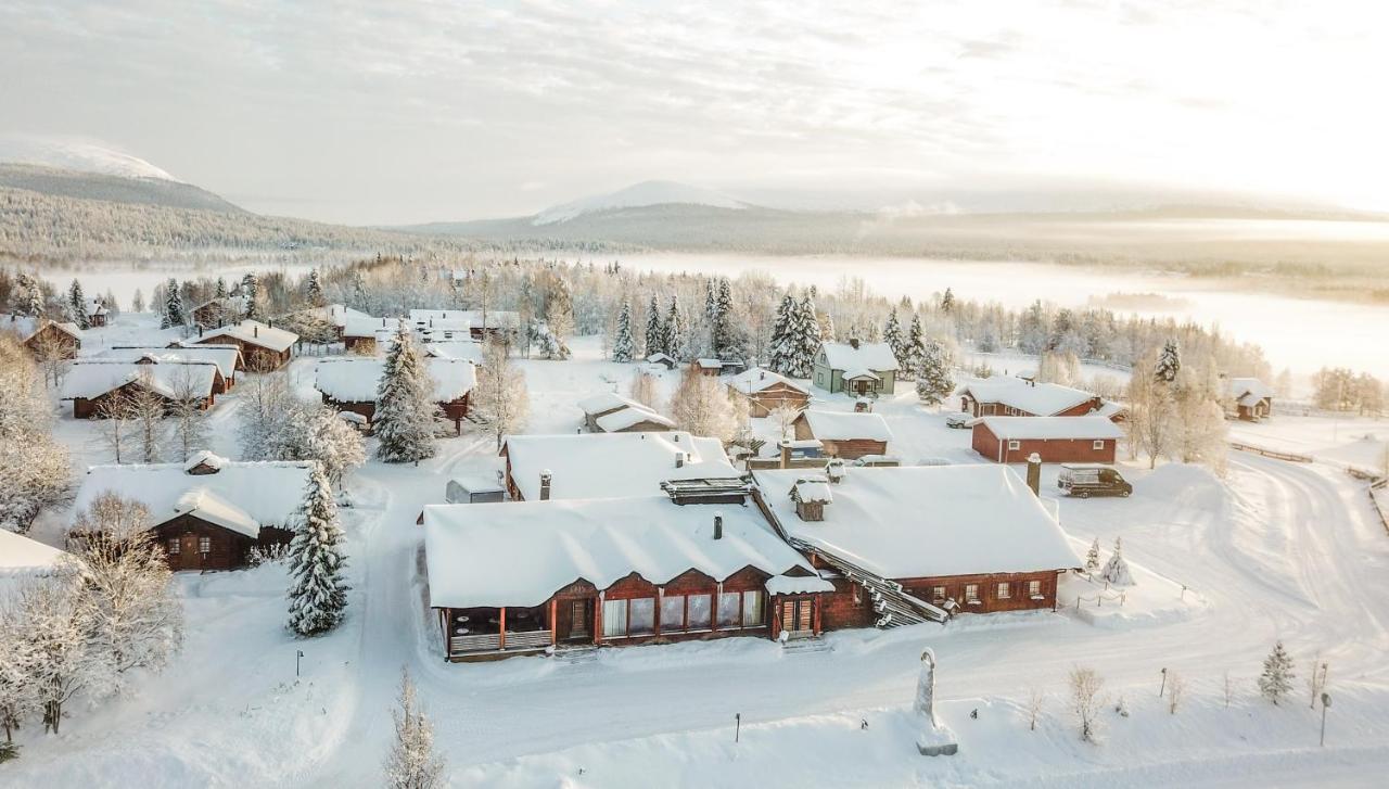 Hotel Yllashumina Akaslompolo Bagian luar foto